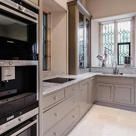 Semesterbostad The Casterton Grange Estate *