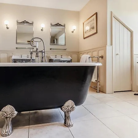 The Casterton Grange Estate